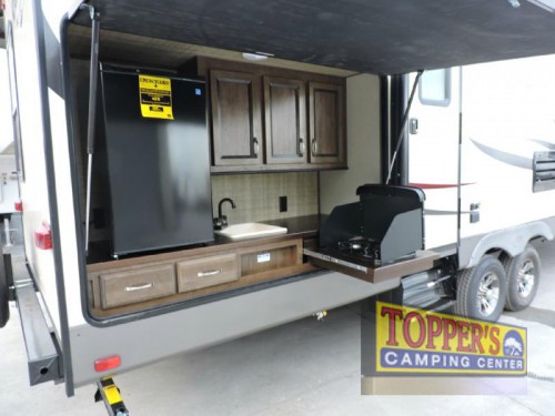 Cruiser Radiance Ultra lite 30DS Travel Trailer Outdoor Kitchen