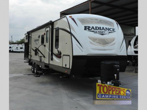 New 2017 Cruiser Radiance Ultra Lite 30DS travel trailer