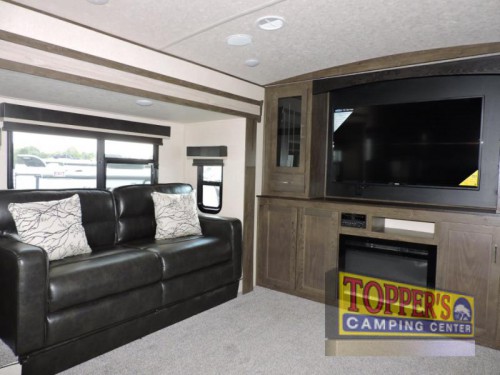 Wildwood Heritage Glen Fifth Wheel Living Room