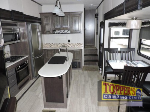 Crossroads Cruiser CR3351BH Fifth Wheel Interior