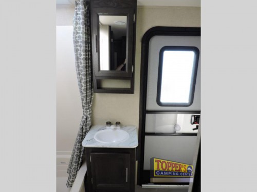 Dutchmen Kodiak Ultra Lite 299BHSL Travel Trailer Bathroom