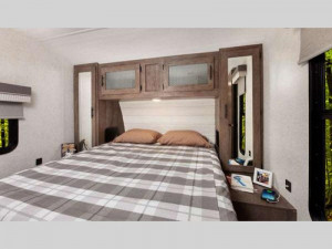 wildwood travel trailer bedroom